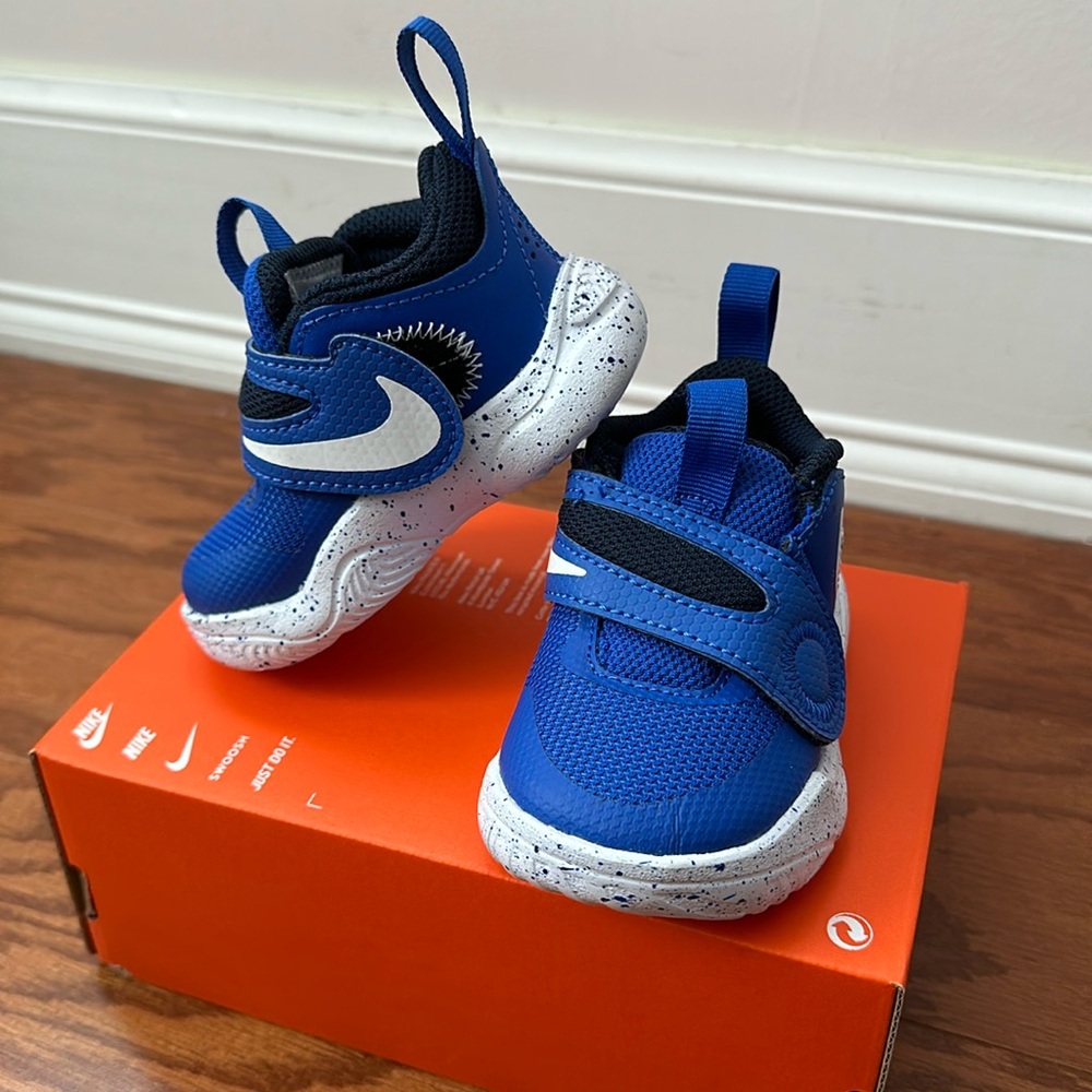 Nike Royal Blue Team Hustle D11 Toddler Sneaker Sz. 5C